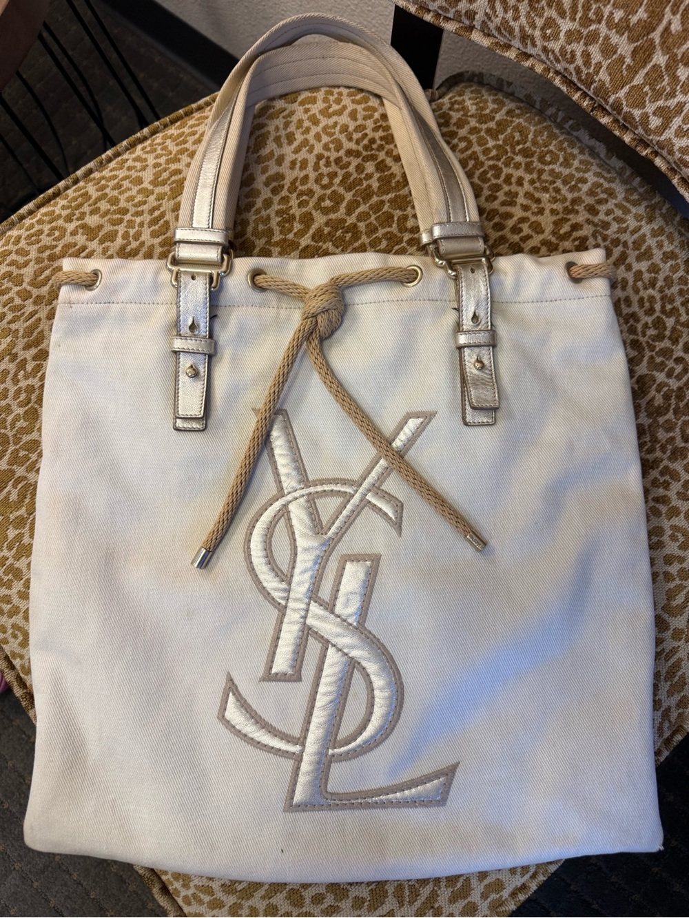 💯 Auth! Saint Laurent Cream Canvas Tote with Rope Trim and Soft Metallic Accents - Picture 15 of 16